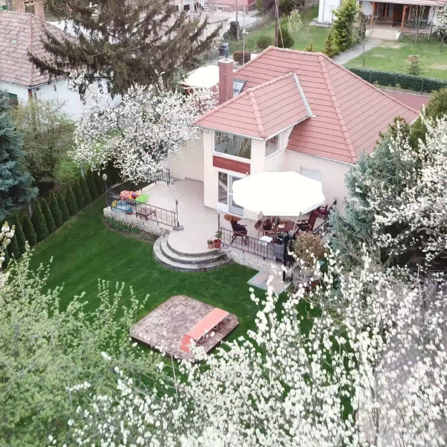 Bianka Apartman és Vendégház belső udvar drón kép